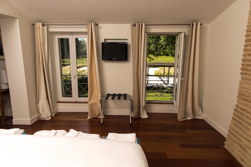 ホテルLes Cinq Sens Du Chateau Mayne Lalande Castelnau-de-Médoc 部屋 写真